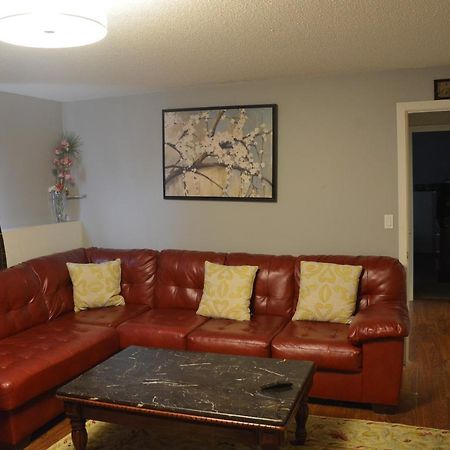 Aasra Home Kelowna Ngoại thất bức ảnh
