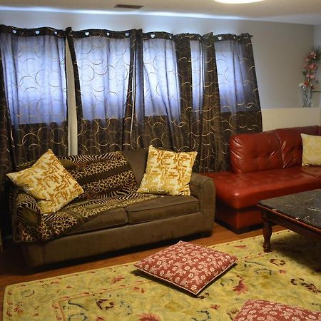 Aasra Home Kelowna Ngoại thất bức ảnh