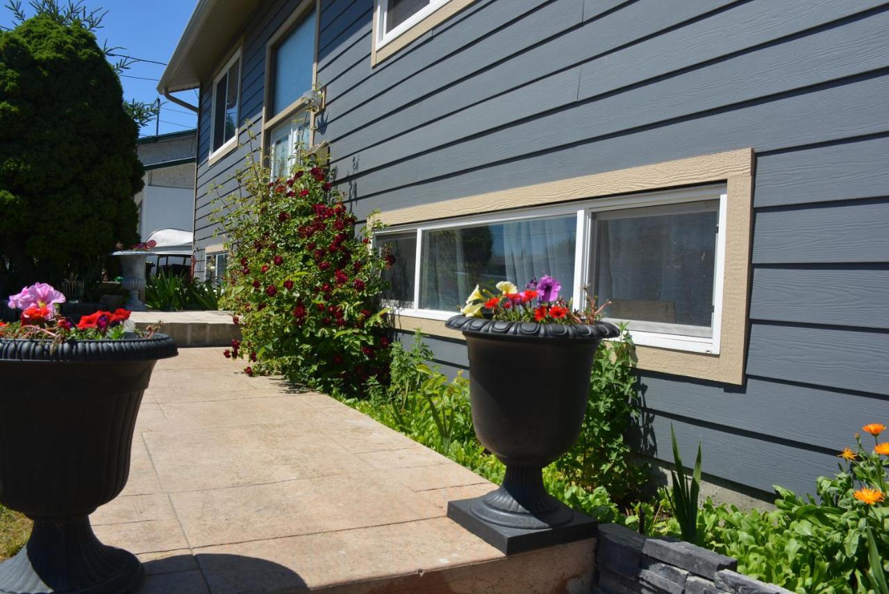 Aasra Home Kelowna Ngoại thất bức ảnh