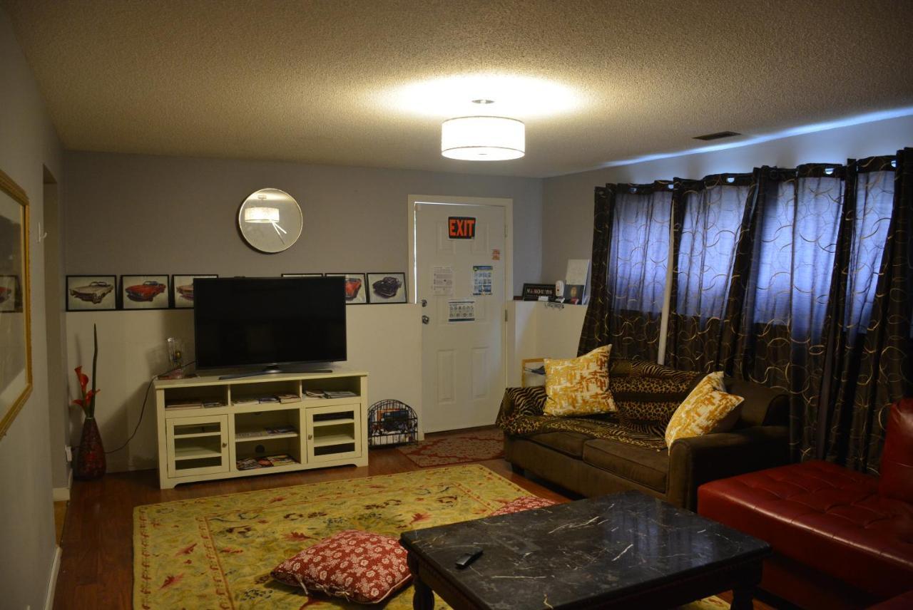 Aasra Home Kelowna Ngoại thất bức ảnh
