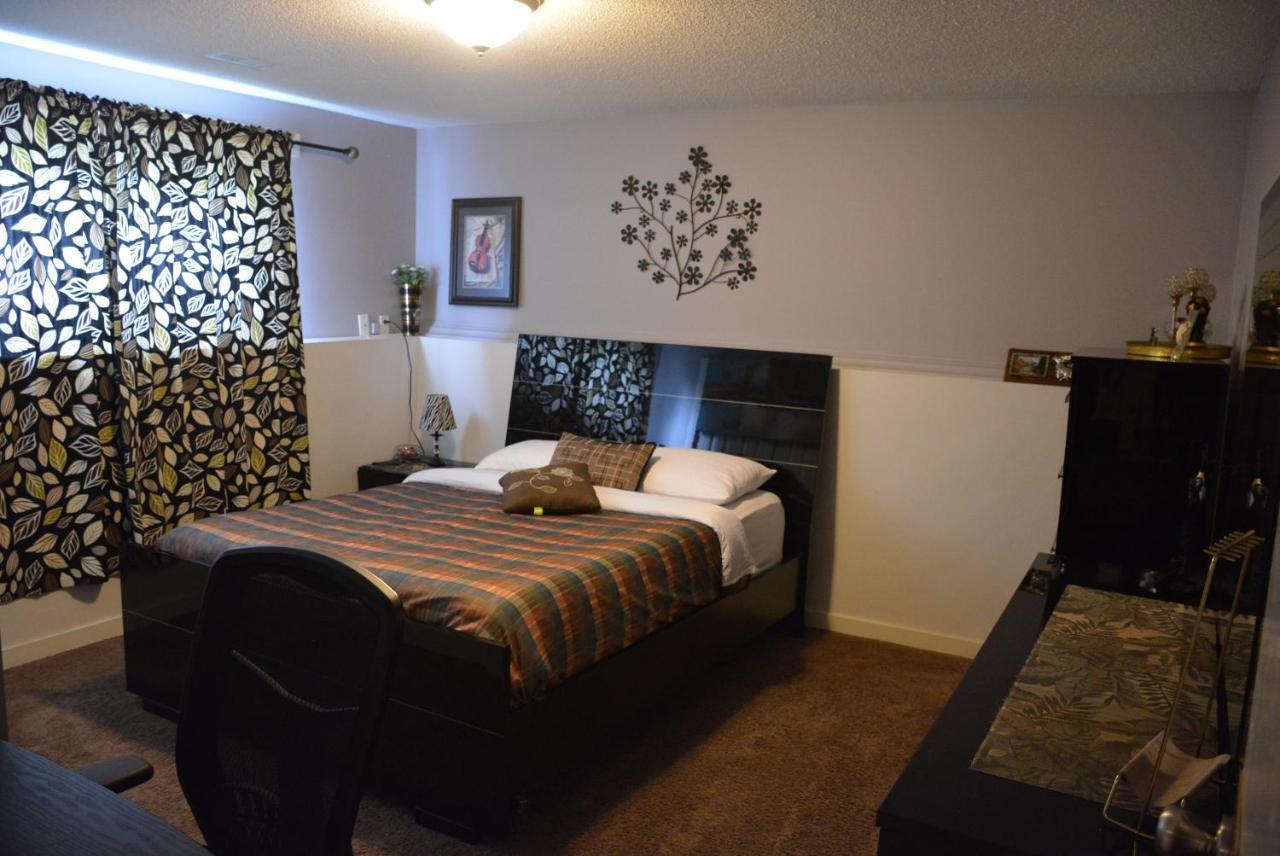 Aasra Home Kelowna Ngoại thất bức ảnh